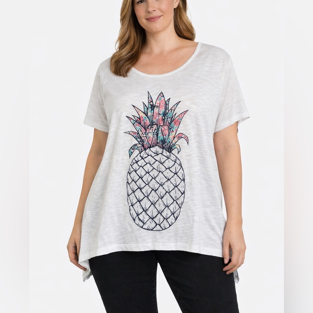 St. John’s Bay XXL White Tee Pineapple Graphic Short Sleeve